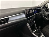 Volkswagen T-Roc Image 2