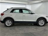 Volkswagen T-Roc Image 4