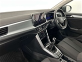 Volkswagen T-Roc Image 2