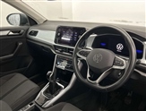 Volkswagen T-Roc Image 6