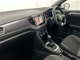 Volkswagen T-Roc Image 2