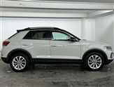 Volkswagen T-Roc Image 4