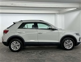 Volkswagen T-Roc Image 4