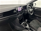 Volkswagen T-Roc Image 2
