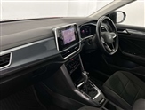 Volkswagen T-Roc Image 2