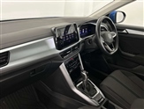 Volkswagen T-Roc Image 2