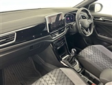 Volkswagen T-Roc Image 2