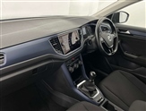 Volkswagen T-Roc Image 2