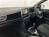 Volkswagen T-Roc Image 2