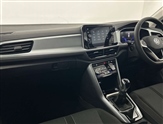 Volkswagen T-Roc Image 2