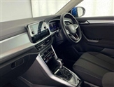 Volkswagen T-Roc Image 2