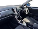 Volkswagen T-Roc Image 2