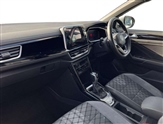 Volkswagen T-Roc Image 2