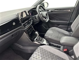 Volkswagen T-Roc Image 2