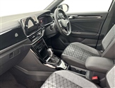 Volkswagen T-Roc Image 2