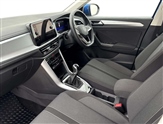 Volkswagen T-Roc Image 2