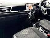 Volkswagen T-Roc Image 2