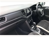 Volkswagen T-Roc Image 2