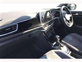 Volkswagen T-Roc Image 2