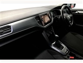 Volkswagen T-Roc Image 2