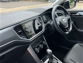 Volkswagen T-Roc Image 2