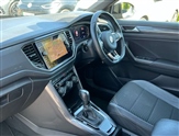 Volkswagen T-Roc Image 2