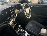 Volkswagen T-Roc Image 2