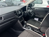 Volkswagen T-Roc Image 2