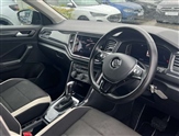 Volkswagen T-Roc Image 6