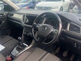 Volkswagen T-Roc Image 6