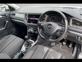 Volkswagen T-Roc Image 6
