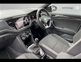 Volkswagen T-Roc Image 2