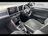 Volkswagen T-Roc Image 2