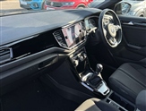 Volkswagen T-Roc Image 2