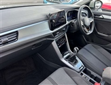 Volkswagen T-Roc Image 2
