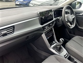 Volkswagen T-Roc Image 2