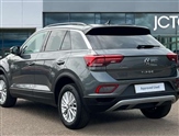 Volkswagen T-Roc Image 2