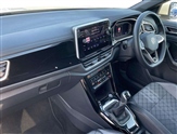 Volkswagen T-Roc Image 2