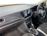Volkswagen T-Roc Image 2