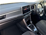 Volkswagen T-Roc Image 2