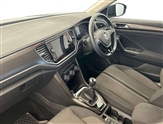 Volkswagen T-Roc Image 2
