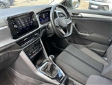 Volkswagen T-Roc Image 2