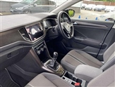 Volkswagen T-Roc Image 2