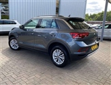 Volkswagen T-Roc Image 3