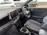 Volkswagen T-Roc Image 2