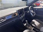 Volkswagen T-Roc Image 2