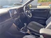 Volkswagen T-Roc Image 2