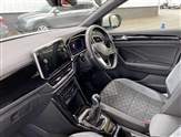 Volkswagen T-Roc Image 2