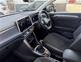 Volkswagen T-Roc Image 2