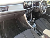 Volkswagen T-Roc Image 2